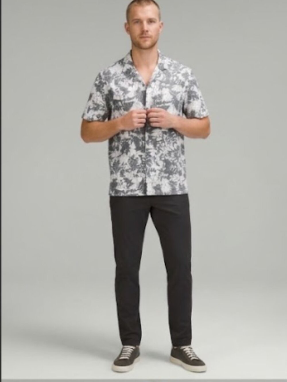 Lululemon Airing Easy Camp Collar Urban Tropics White Graphite Grey